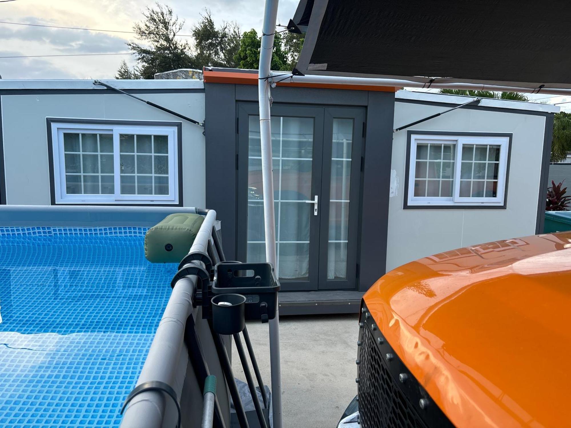 Mini House Oasis Hotel Miami Springs Bagian luar foto